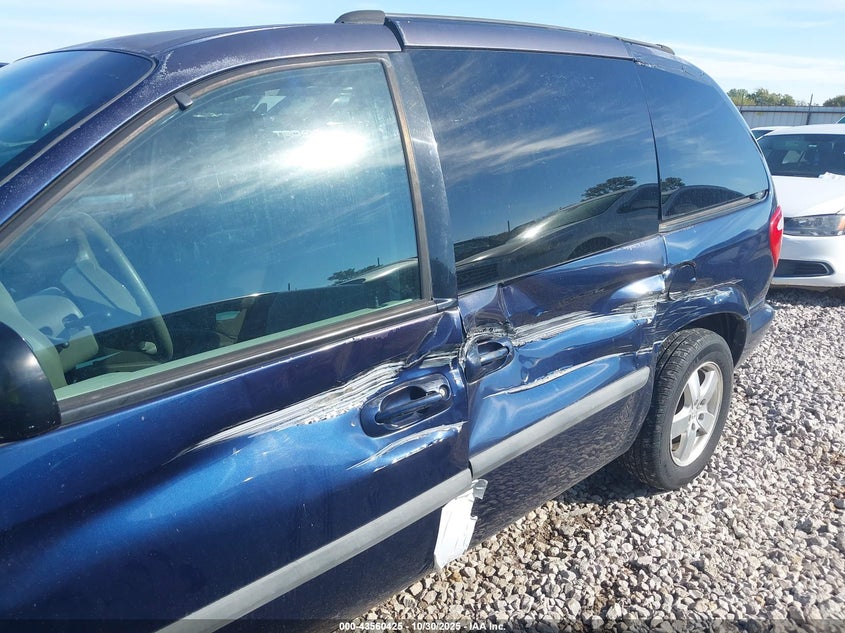 2005 Dodge Caravan Sxt VIN: 1D4GP45R65B164425 Lot: 43560425