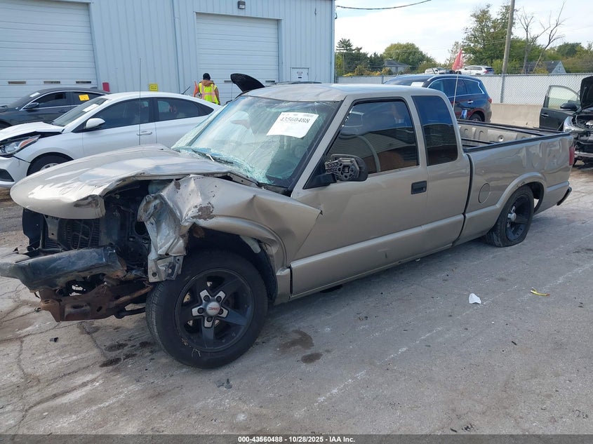 1GTCS195XY8294273 2000 GMC SONOMA photo no. 2