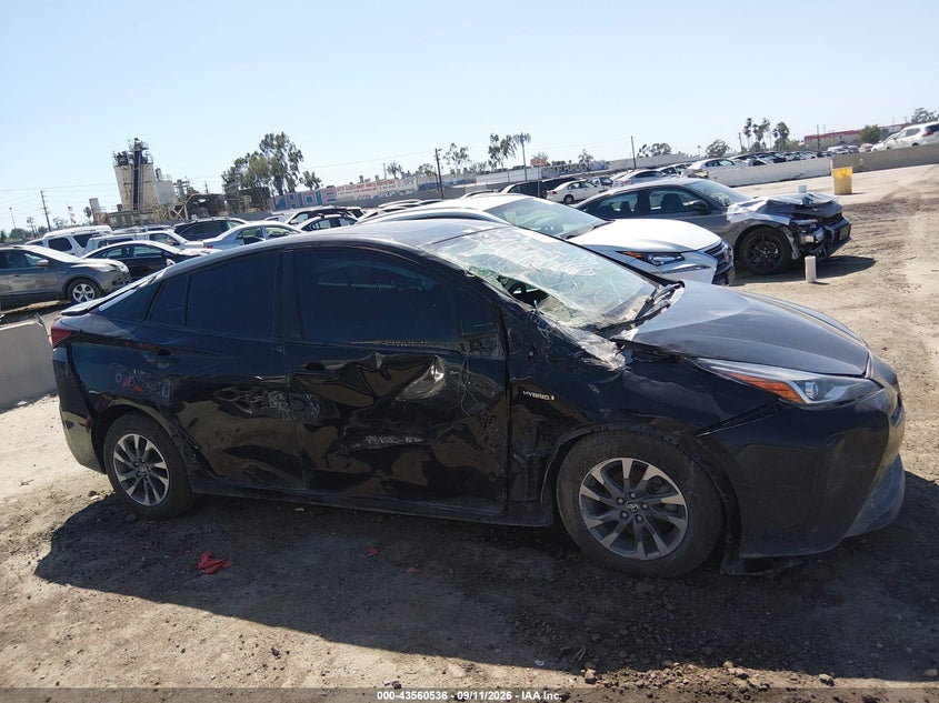 TOYOTA PRIUS - zdjęcie 13