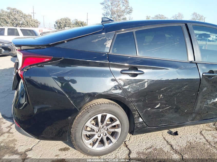 TOYOTA PRIUS - zdjęcie 18