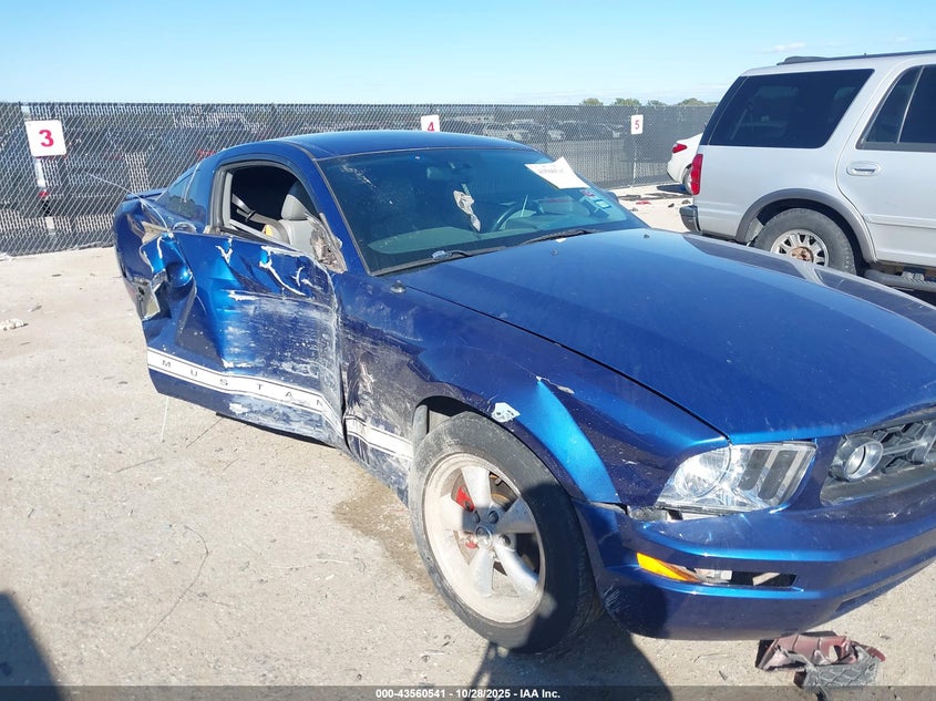 2008 Ford Mustang V6 Deluxe/V6 Premium VIN: 1ZVHT80N585141162 Lot: 43560541