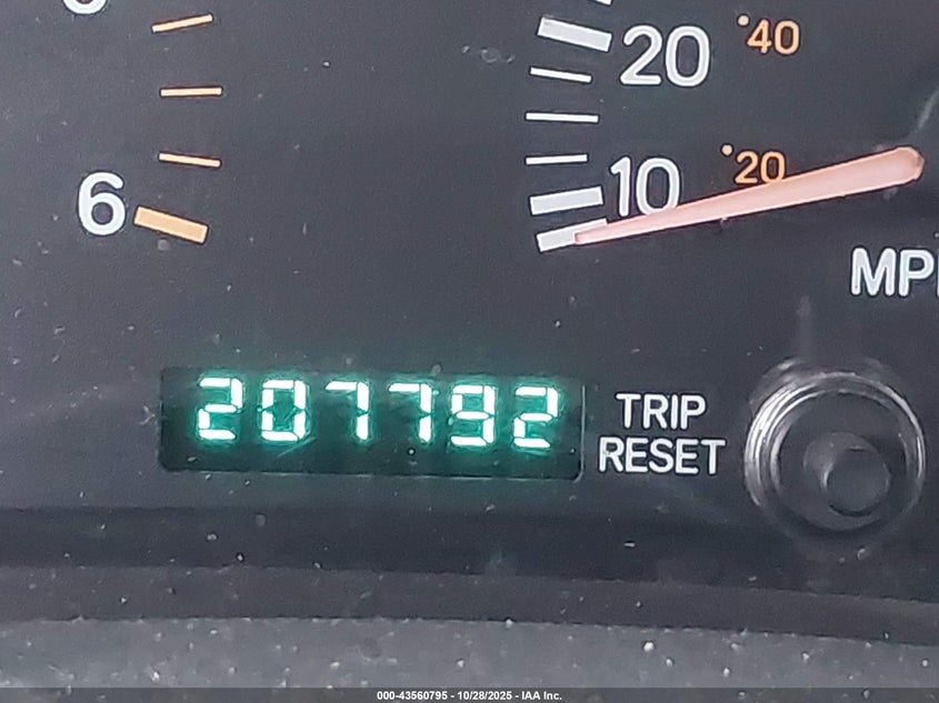 2001 Jeep Cherokee Limited/Sport VIN: 1J4FF58S01L558257 Lot: 43560795