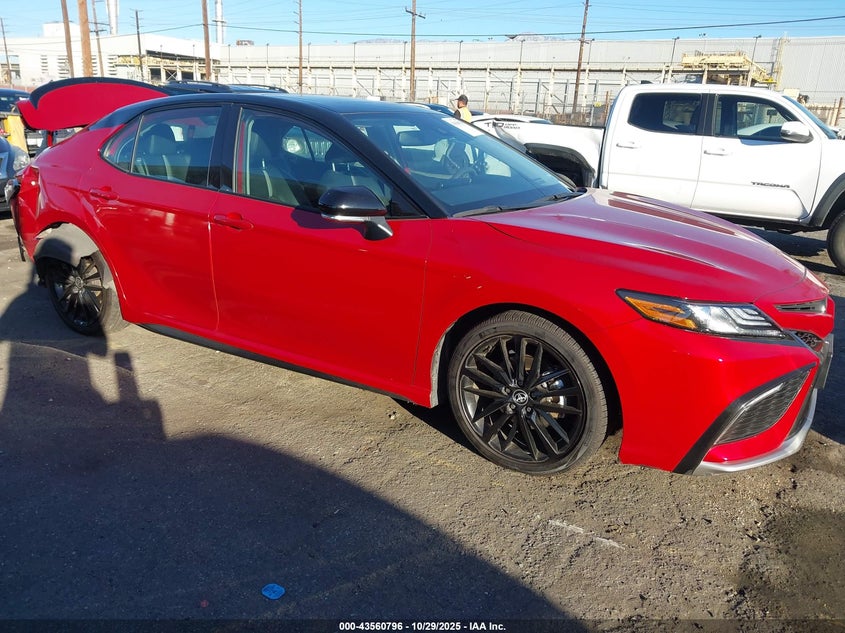 TOYOTA CAMRY HYBRID XSE HYBRID