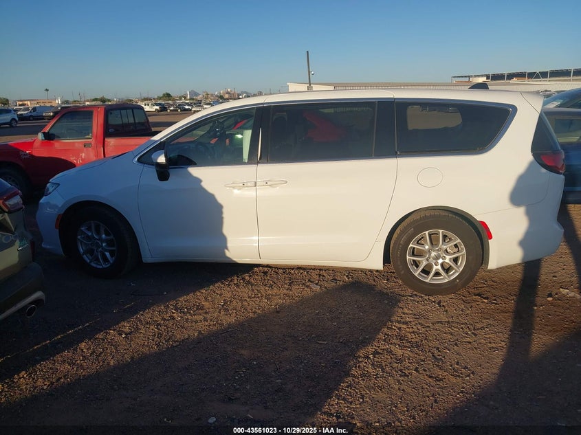 2C4RC1FG4PR559558 2023 CHRYSLER PACIFICA photo no. 14