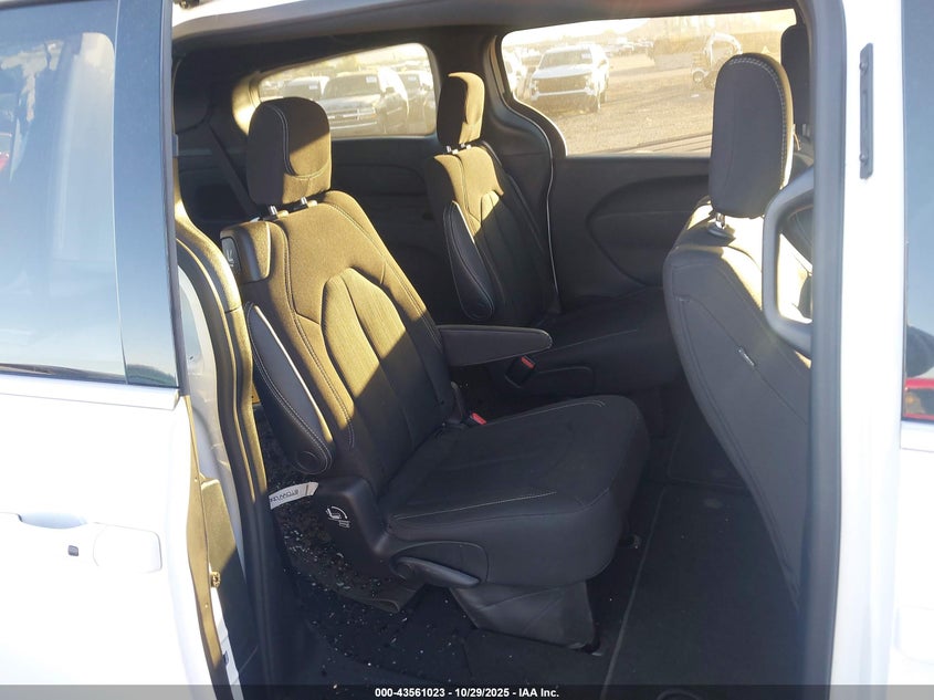 2C4RC1FG4PR559558 2023 CHRYSLER PACIFICA photo no. 8