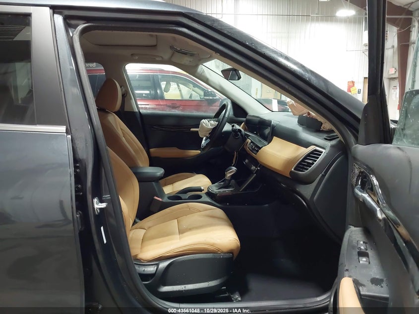 2025 KIA SELTOS auction photo 5