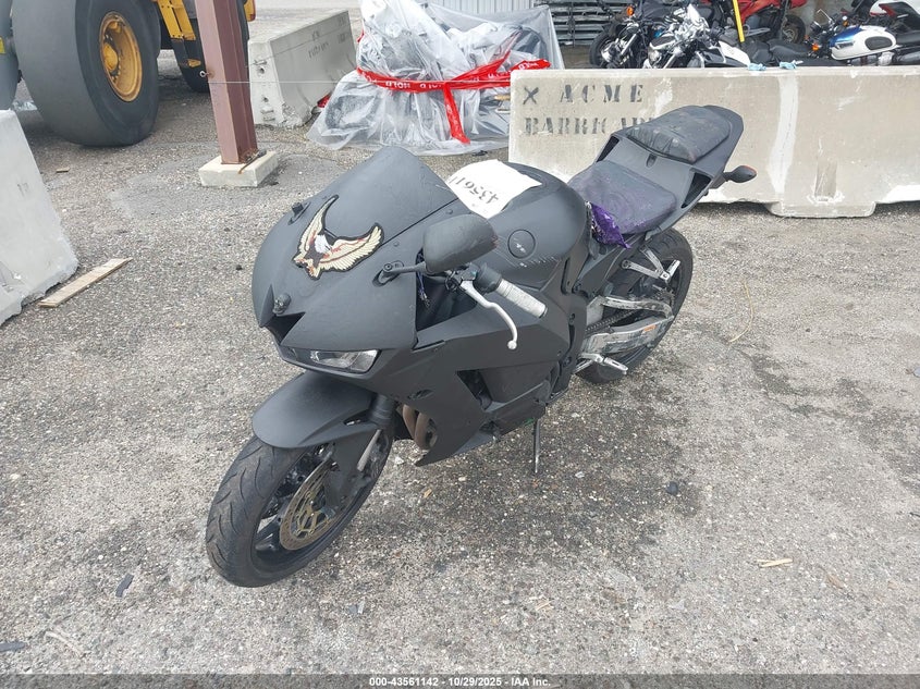 JH2PC40J3GK200818 2016 HONDA CBR photo no. 2