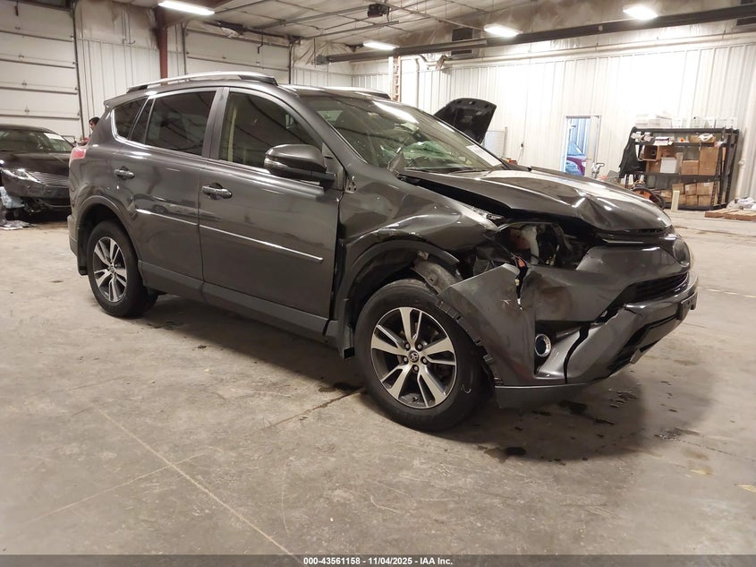2018 TOYOTA RAV4 XLE - JTMRFREV4JJ242736
