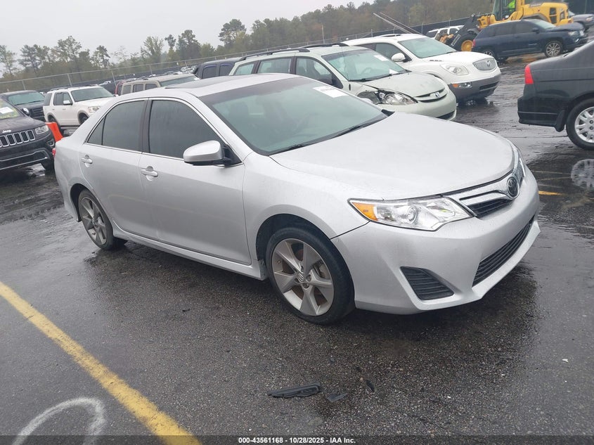 TOYOTA CAMRY SE SPORT