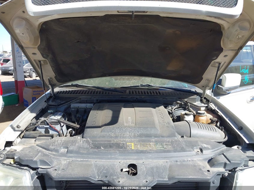 2006 Lincoln Navigator Luxury/Ultimate VIN: 5LMFU27526LJ16330 Lot: 43561205