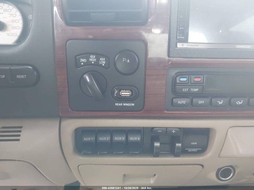 2007 Ford F-350 Lariat/Xl/Xlt VIN: 1FTWW31P87EA54200 Lot: 43561241