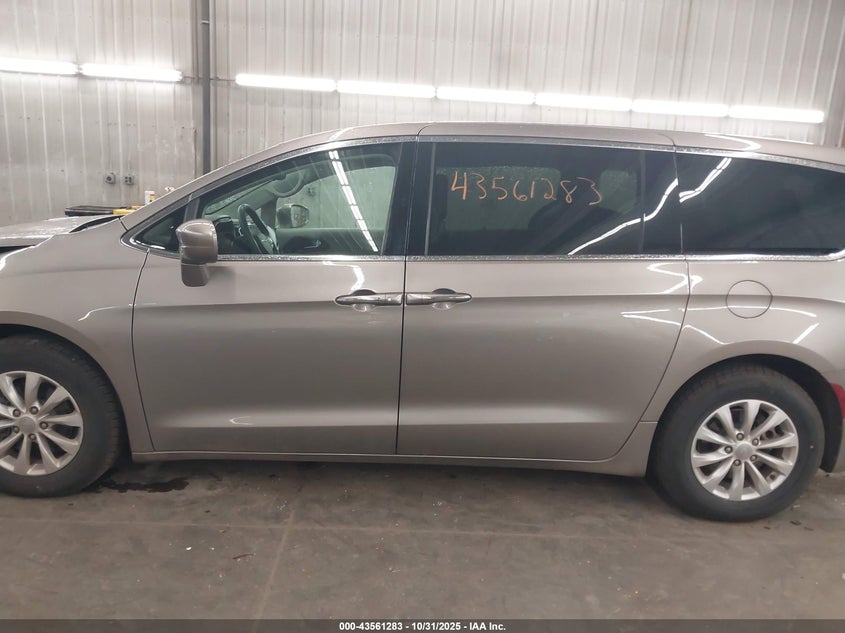 2018 Chrysler Pacifica Touring Plus VIN: 2C4RC1FG6JR131689 Lot: 43561283