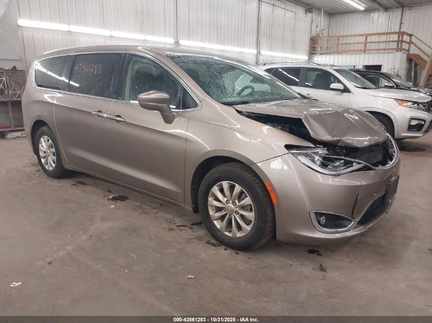 CHRYSLER PACIFICA TOURING PLUS