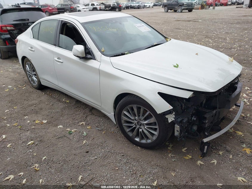 INFINITI Q50 LUXE AWD