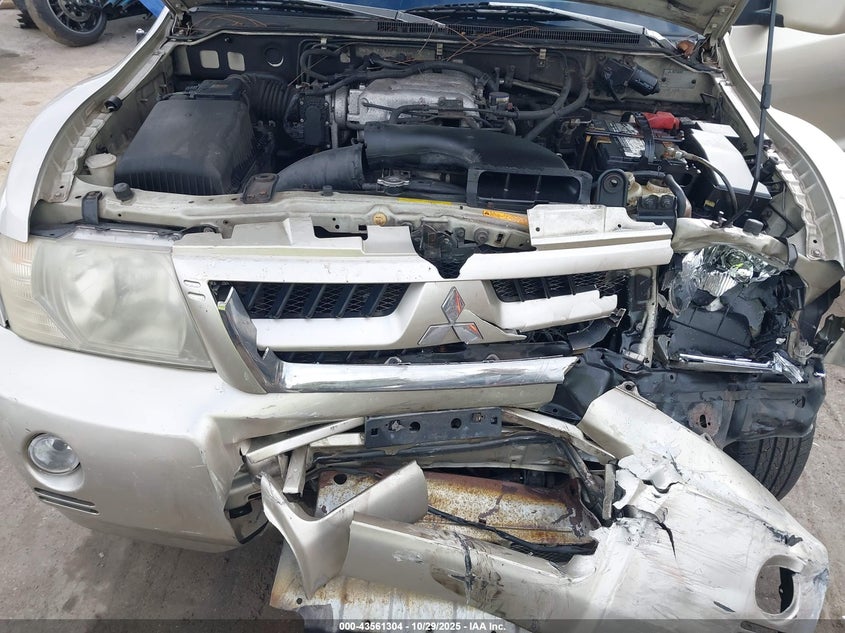 2005 Mitsubishi Montero Limited VIN: JA4MW51S05J000248 Lot: 43561304