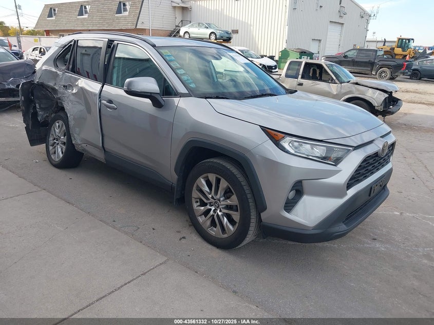 TOYOTA RAV4 XLE PREMIUM