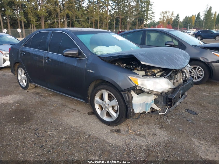 TOYOTA CAMRY HYBRID LE