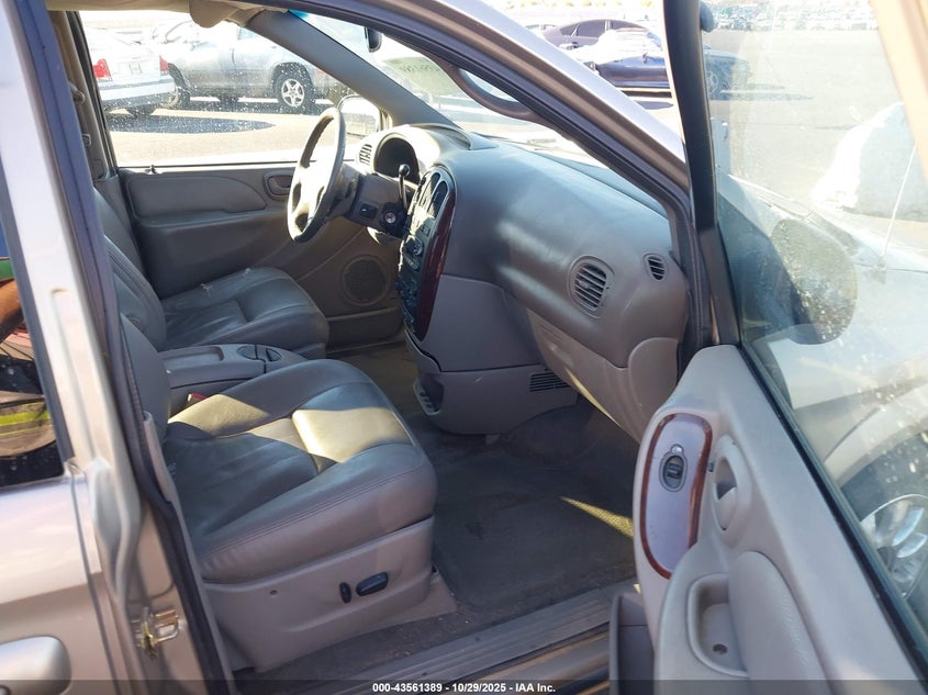 2C4GP54L53R340007 2003 CHRYSLER TOWN & COUNTRY photo no. 5