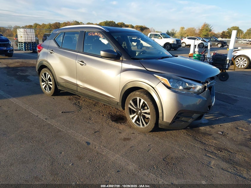 NISSAN KICKS SV