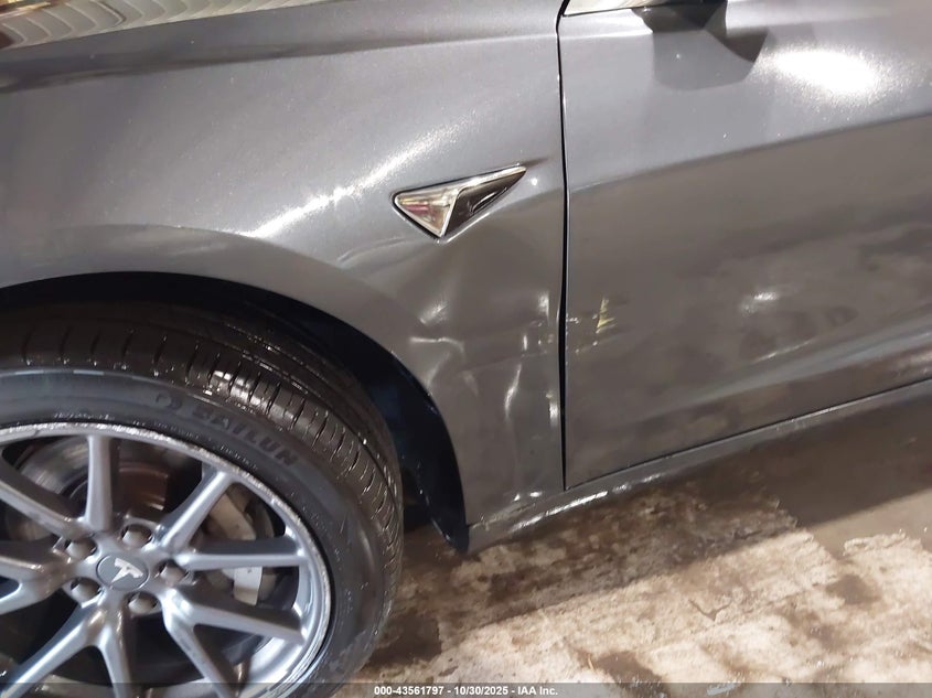 2018 Tesla Model 3 Long Range/Performance VIN: 5YJ3E1EB7JF066160 Lot: 43561797