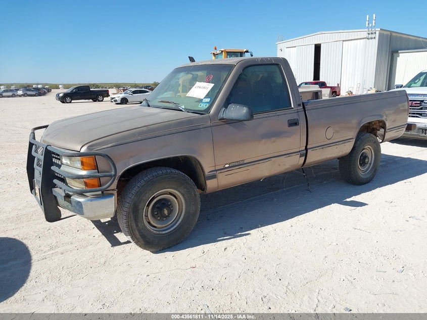 1GCGC24R0VZ149196 1997 CHEVROLET SILVERADO photo no. 2