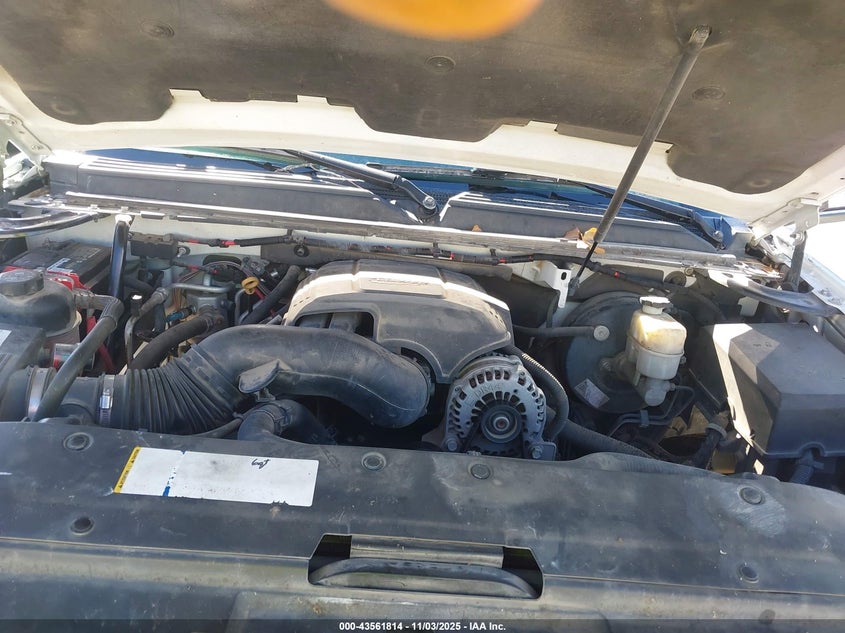 2007 GMC Yukon Denali VIN: 1GKFK638X7J302140 Lot: 43561814