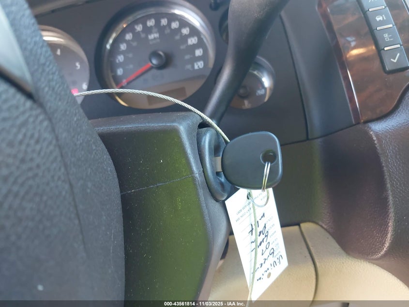 2007 GMC Yukon Denali VIN: 1GKFK638X7J302140 Lot: 43561814