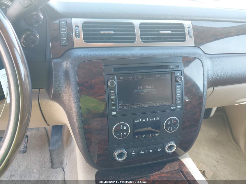 2007 GMC Yukon Denali VIN: 1GKFK638X7J302140 Lot: 43561814