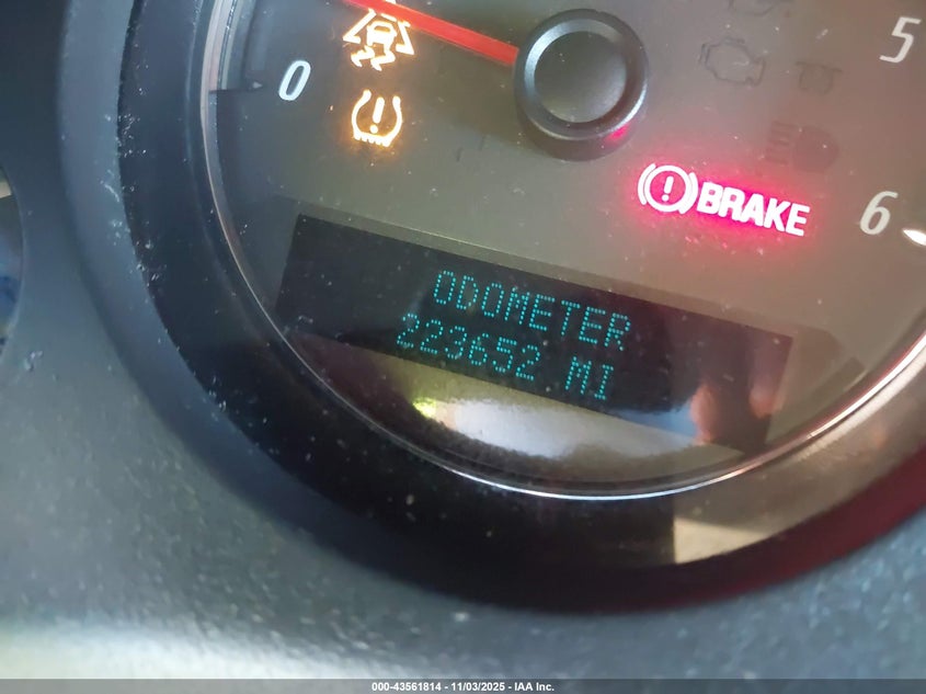 2007 GMC Yukon Denali VIN: 1GKFK638X7J302140 Lot: 43561814