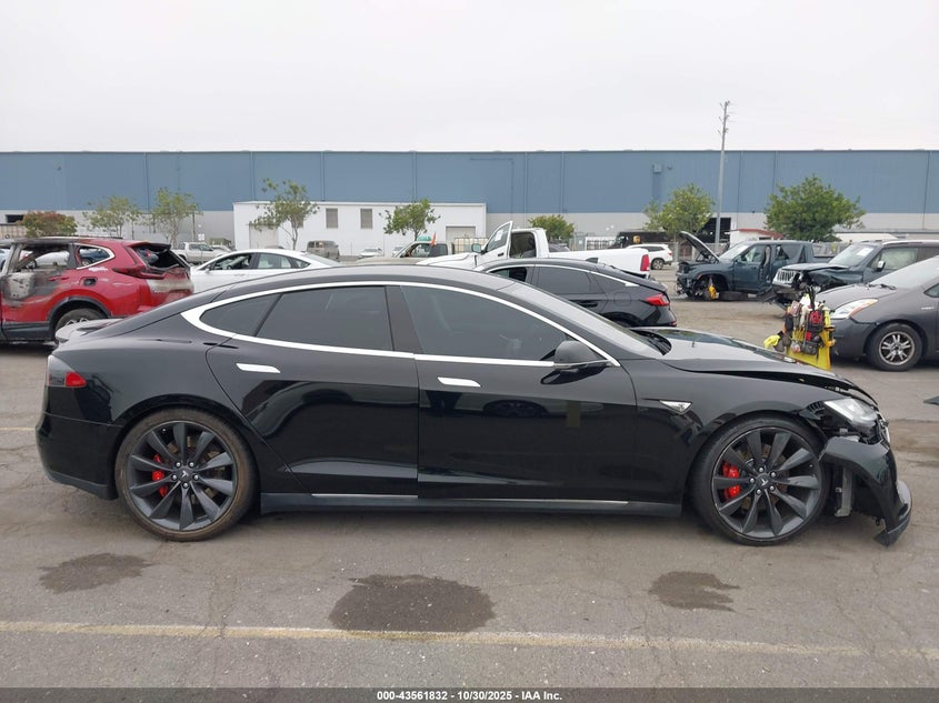 2014 Tesla Model S P85 VIN: 5YJSA1H12EFP40005 Lot: 43561832