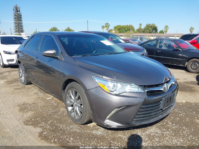 TOYOTA CAMRY XLE