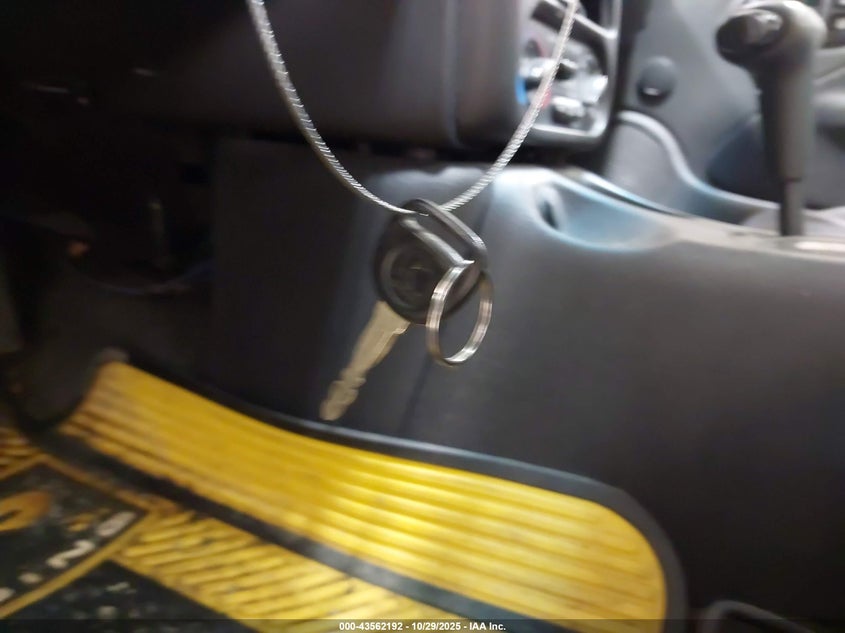 2001 Saturn Sc2 VIN: 1G8ZY14761Z307595 Lot: 43562192