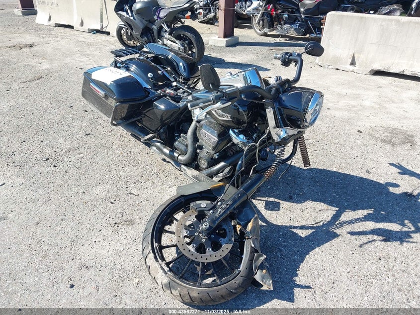 2017 HARLEY-DAVIDSON FLHR ROAD KING - 1HD1FBC13HB674340