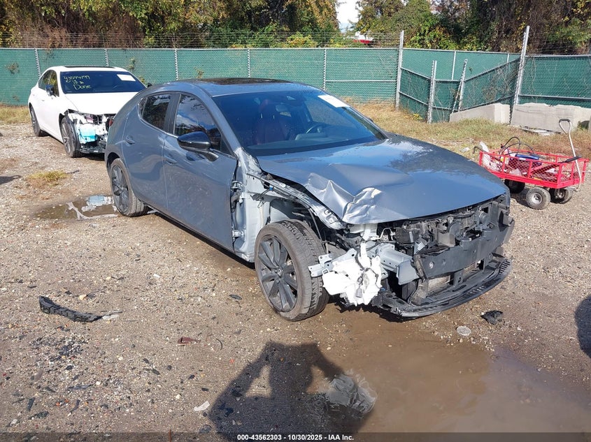 MAZDA 3 CARBON EDITION