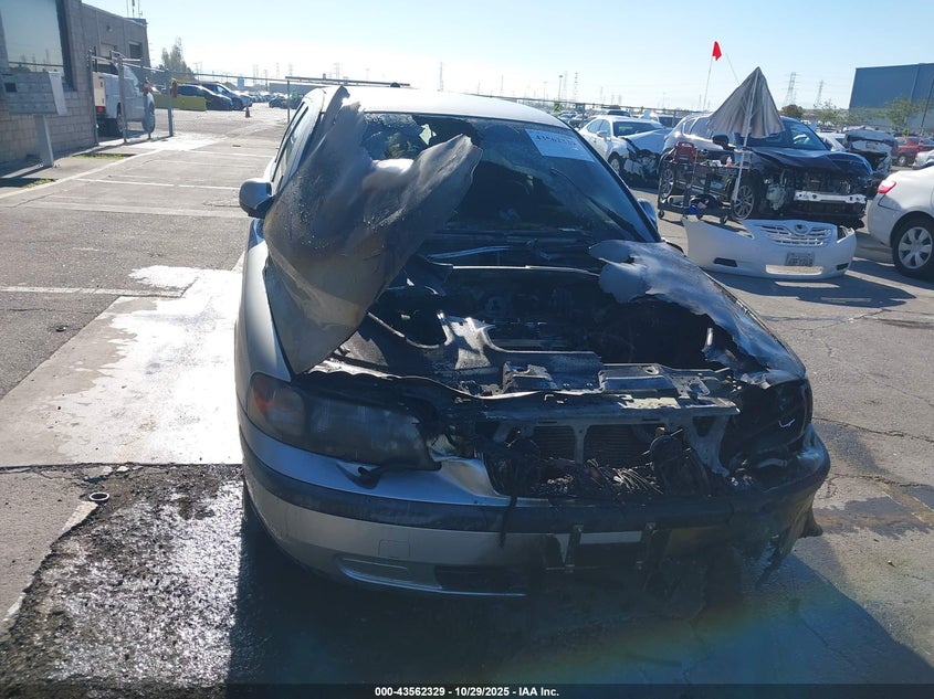 2001 Volvo V70 2.4 VIN: YV1SW61R812112830 Lot: 43562329