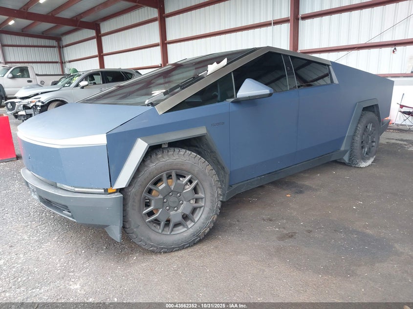 7G2CEHED7RA011398 2024 TESLA CYBERTRUCK photo no. 2