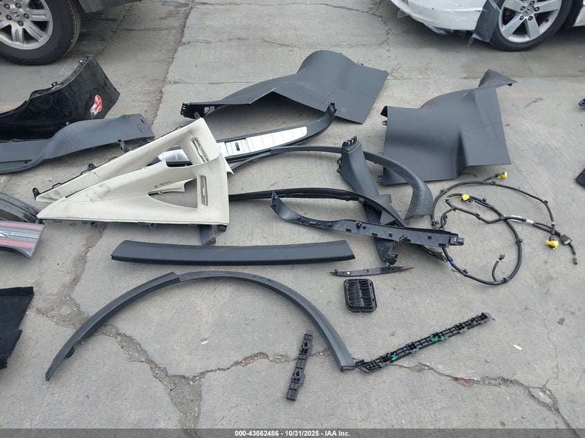 2017 Tesla Model X 100D/75D/90D VIN: 5YJXCBE27HF079059 Lot: 43562486