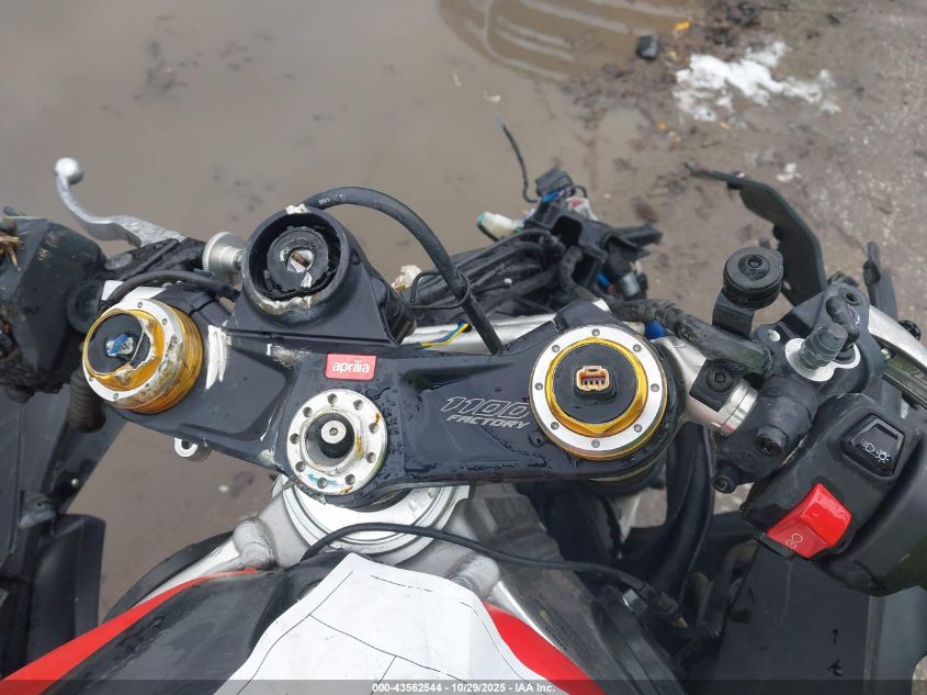 2023 Aprilia Rsv4 1100 Factory VIN: ZD4KYUB07PS000764 Lot: 43562544