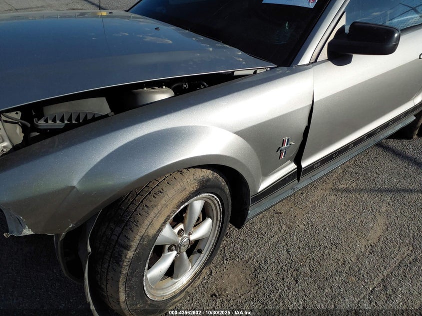 2008 Ford Mustang V6 Deluxe/V6 Premium VIN: 1ZVHT80NX85121988 Lot: 43562602