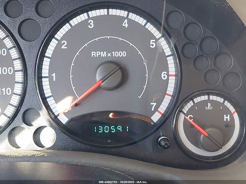 1J4GK48K25W704267 2005 JEEP LIBERTY (NORTH AMERICA) photo no. 16