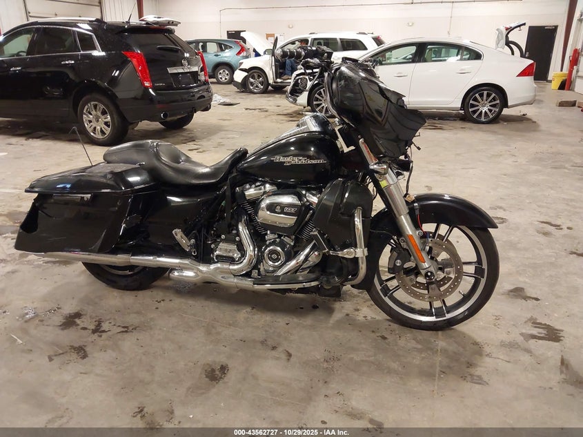 2018 Harley-Davidson Flhx Street Glide VIN: 1HD1KBC14JB670265 Lot: 43562727