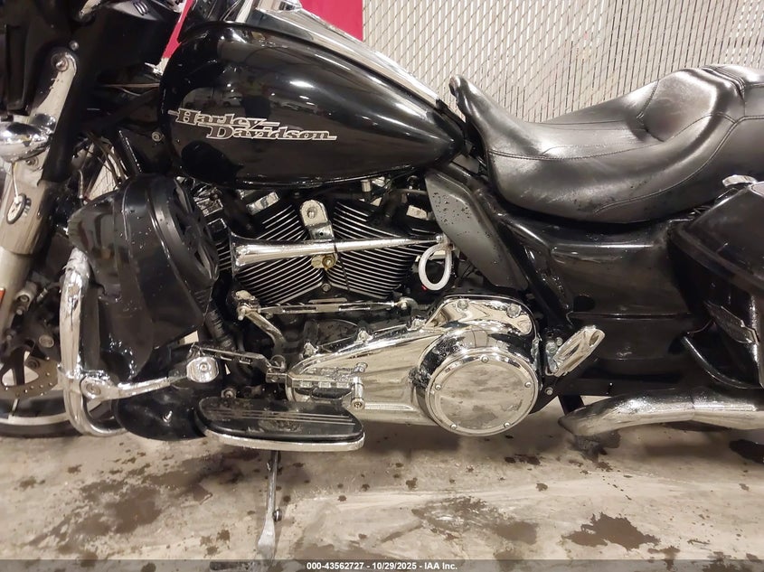 2018 Harley-Davidson Flhx Street Glide VIN: 1HD1KBC14JB670265 Lot: 43562727