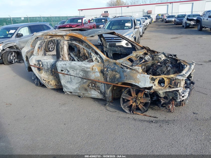 VOLVO XC60 T5 INSCRIPTION