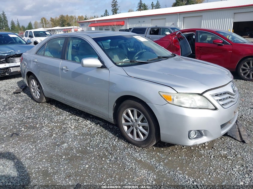 TOYOTA CAMRY XLE V6
