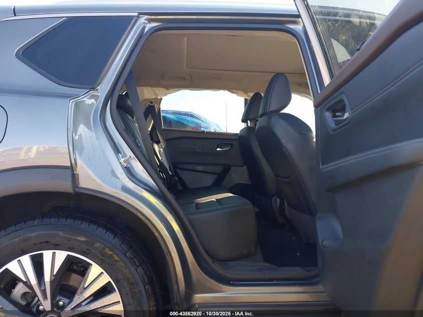 2023 NISSAN ROGUE auction photo 8