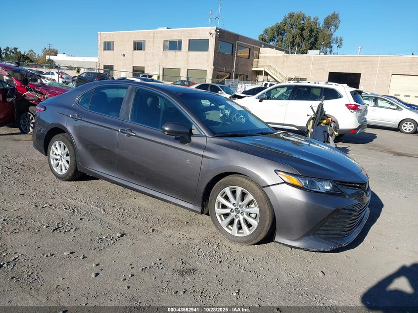 TOYOTA CAMRY LE