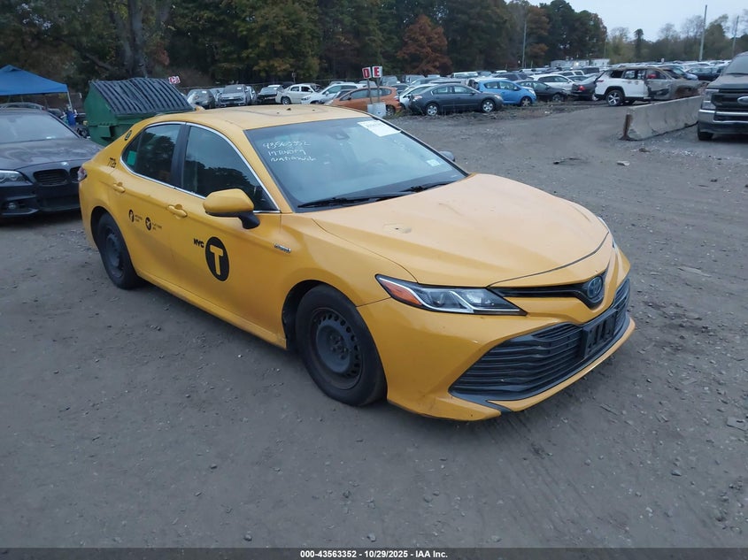 TOYOTA CAMRY HYBRID LE