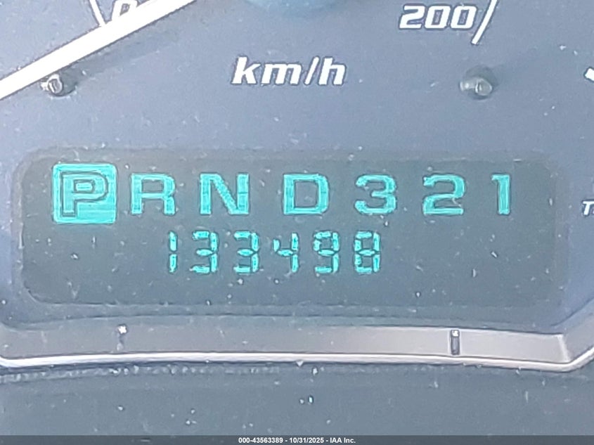 2002 Cadillac Escalade Standard VIN: 1GYEC63T52R104952 Lot: 43563389