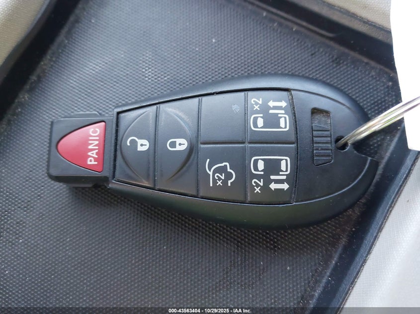 2015 Chrysler Town & Country Touring VIN: 2C4RC1BG0FR715793 Lot: 43563404