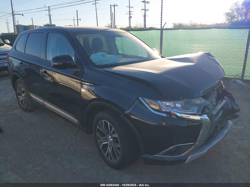 MITSUBISHI OUTLANDER SE